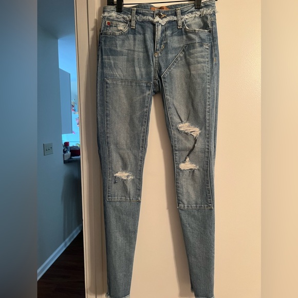 Joes jeans. Distressed jeans. Size 25W. Skinny Jean. - Picture 2 of 7